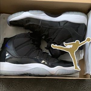 Space Jam Jordan 11’s